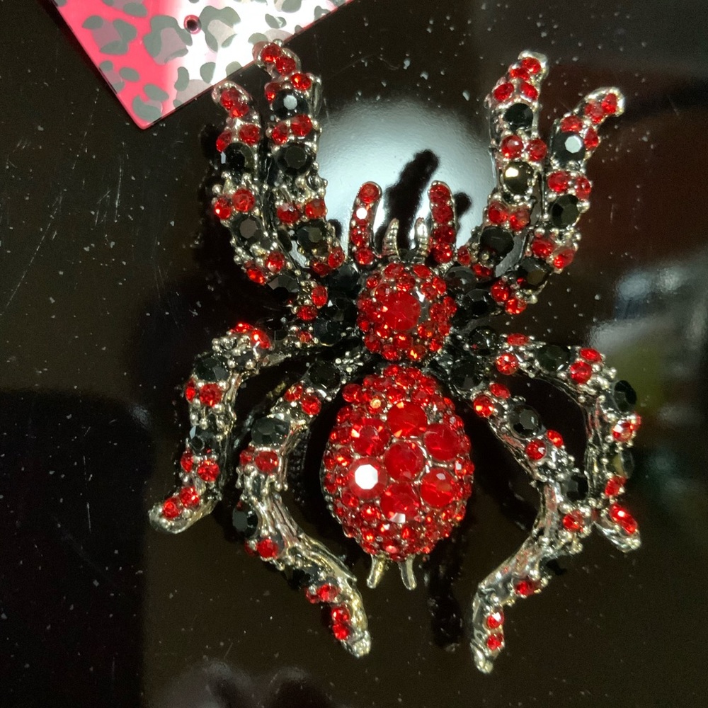 Betsey Johnson Brooch Pin Tarantula Spider Rhinestone Black Red #232